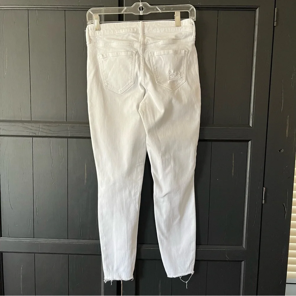 Old Navy White Rock Star Skinny Jeans. 0.
